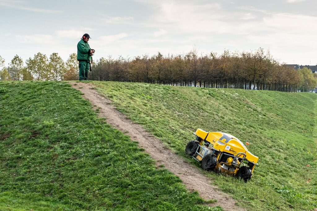 Lawn Mowing Tips for Emsworth & Arundel Gardens Height, Timing & Mistakes to Avoid